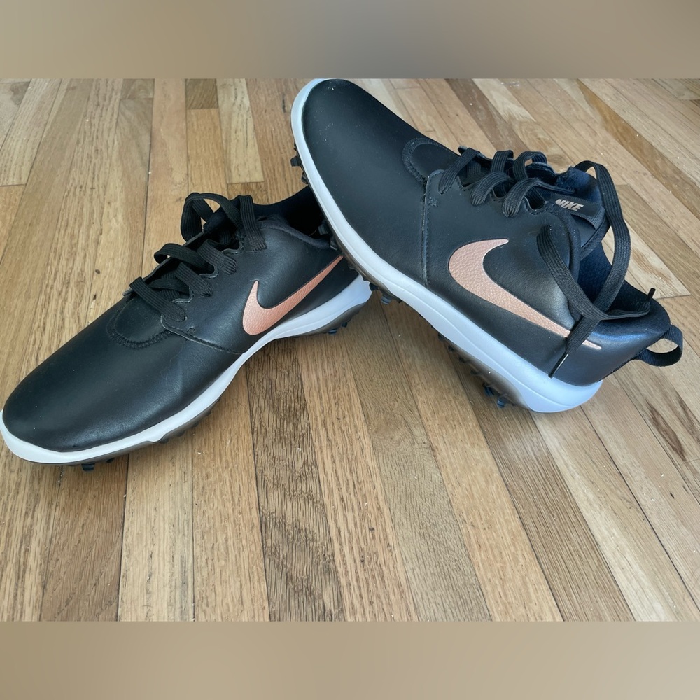 Women’s Nike Golf Shoes Size 8